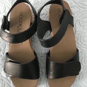 NWOT Boutique by Corkys sandals